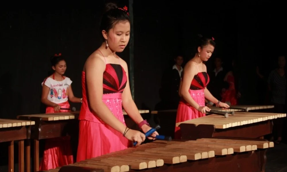 alat musik tradisional kulintang