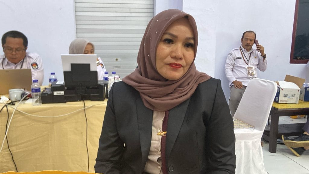Hasil PSU Bengkulu Selatan 2025 Resmi Ditetapkan: Rifai-Yevri Unggul Telak, Partisipasi Pemilih Menurun 42 Ketua KPU Bengkulu Selatan, Erina Okriani