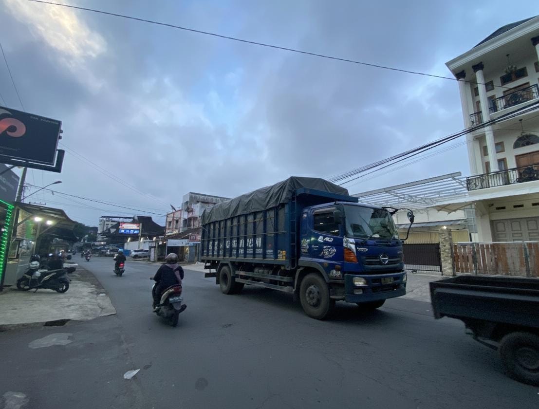 Larangan Bongkar Muatan di Kota Hanya di Atas Kertas, Pengusaha Masih Pakai Truk Besar 41 bongkar muatan